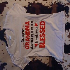 Grandma ,WHITE T-SHIRT, Nwot WOMENS SHORT SLEEVE, SIZE MEDIUM.